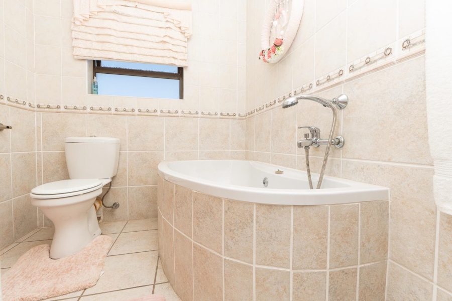 7 Bedroom Property for Sale in Myburgh Park Western Cape